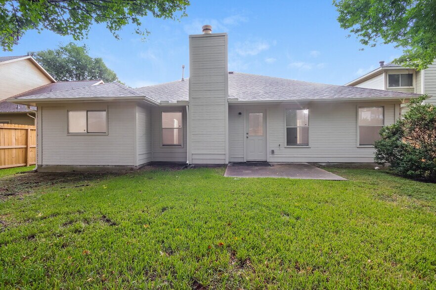 Building Photo - 3030 Killdeer Ln