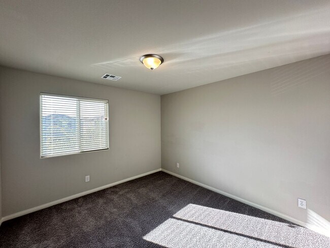 Building Photo - 7860 Pink Opal Ave