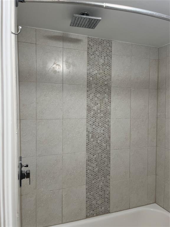 Building Photo - 528 Golden Raintree Pl