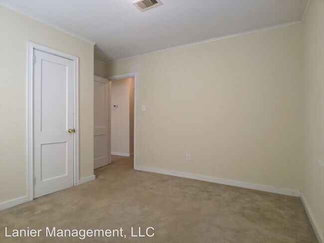 Building Photo - 3 br, 1 bath House - 249 Birchfield Dr