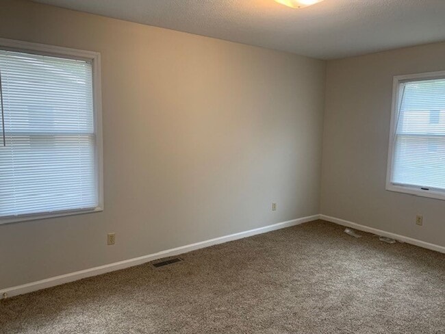 Building Photo - Available July 31st , 2026!!