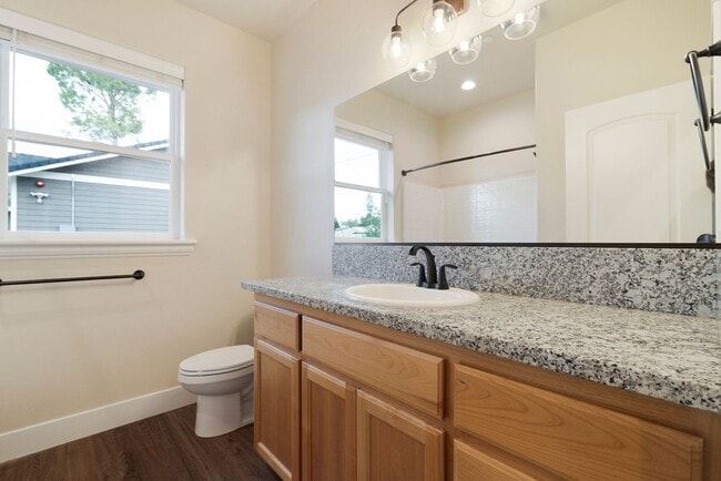 Building Photo - Charming 2-Bedroom, 2-Bath Home with Garage and Office/Den in Paradise, CA!