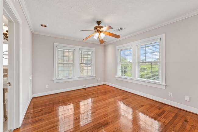 Building Photo - 1637 Castle Ct