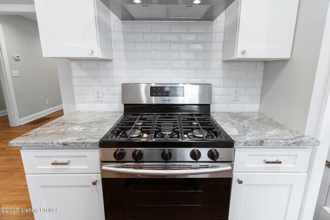 Building Photo - 121 N Hubbards Ln