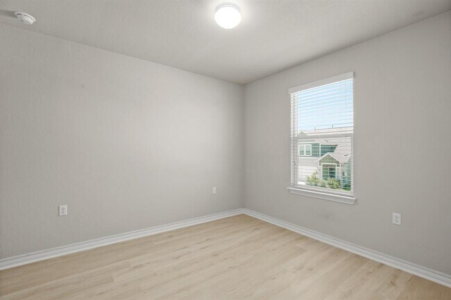 Building Photo - 11804 Clayton Creek Ave