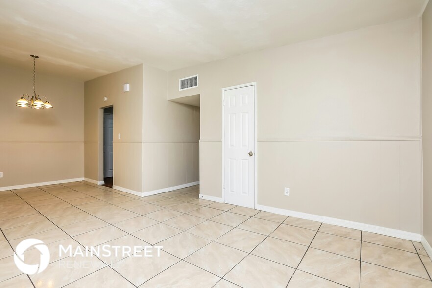 Building Photo - 6234 Balboa Dr