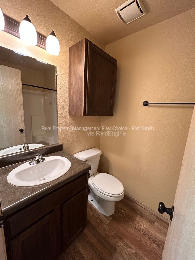 Building Photo - 318 S 12th St