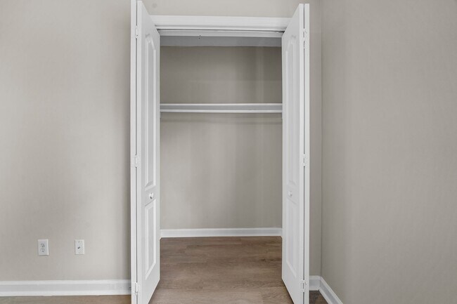 Building Photo - 111 Henley Pl