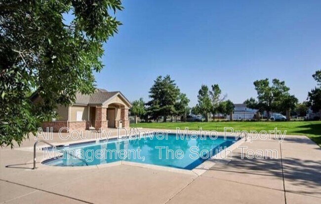 Building Photo - 3235 S Walden Ct