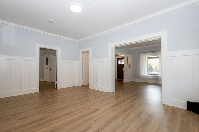 Building Photo - Fully Renovated Craftsman Home, 3-Bedroom,...