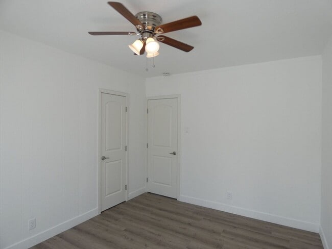 Building Photo - ***COMING SOON***$500 OFF 1ST MONTH*** SPACIOUS 3 BEDROOM 1 BATHROOM REMODELED HOME WITH GARAGE A...