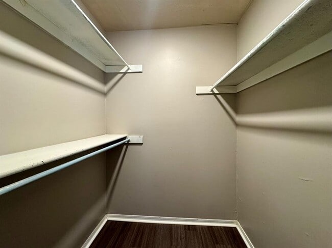 Building Photo - 143 Barrett Pl