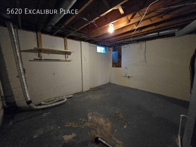 Building Photo - 5620 Excalibur Pl