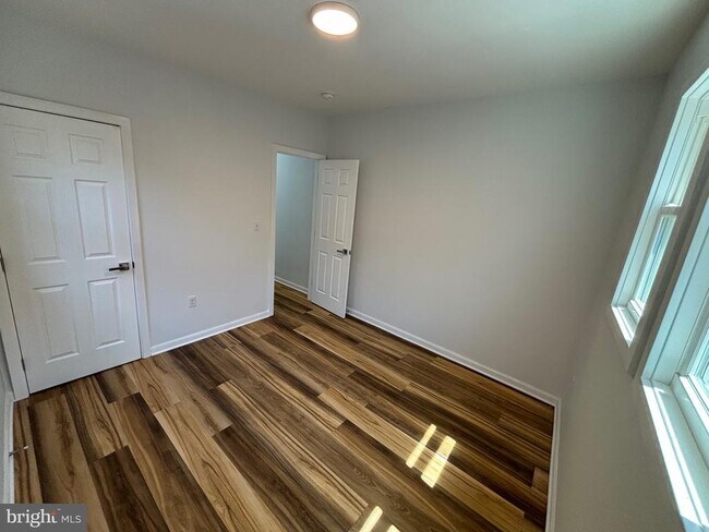 Building Photo - 4854 Brown St