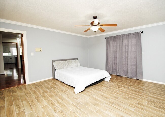 Building Photo - 15007 Pebble Bend Dr