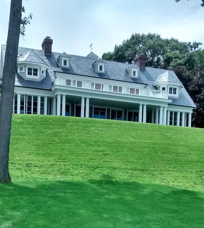 Primary Photo - 7 br, 5 bath House - 7 Sea Crest Dr