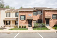 Building Photo - 528B Willow Turn