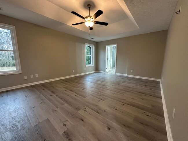 Building Photo - 306 Cattlemans Cir