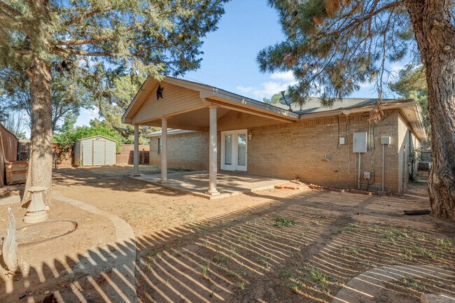 Building Photo - 2415 93rd St