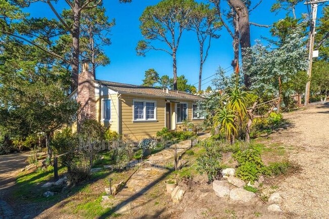 Building Photo - 24736 Dolores St