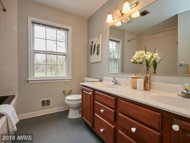 Building Photo - 1006 Kimberwicke Rd