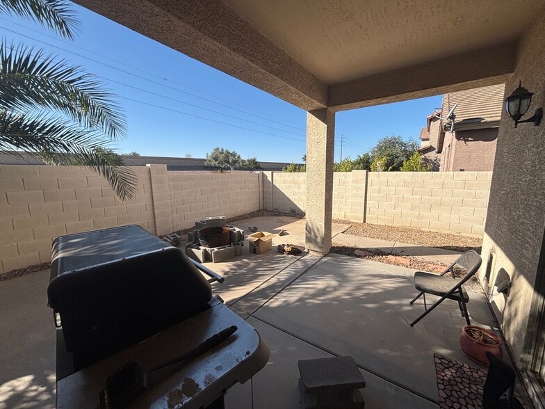 Building Photo - 5339 E Hopi Ave