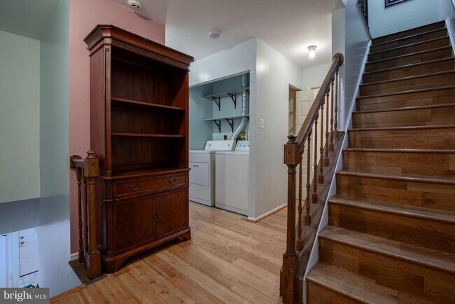 Building Photo - 14624 Monmouth Dr