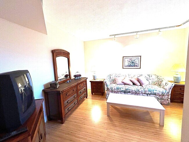 Building Photo - 3951 Via Poinciana