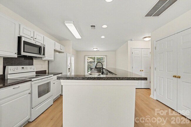 Building Photo - 2163 Wexford Way