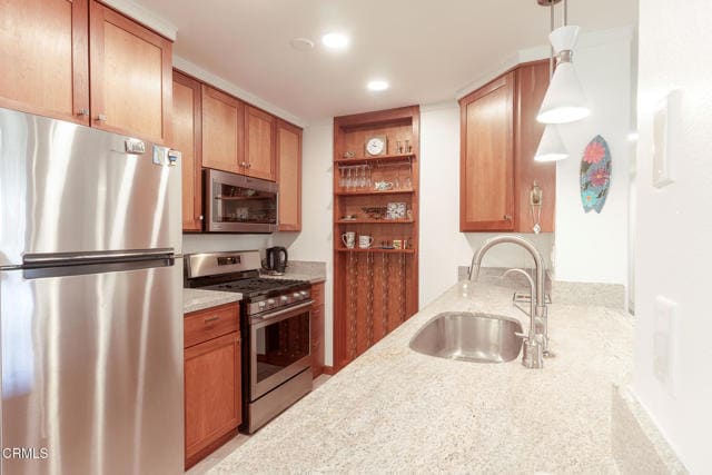 Building Photo - 2375 Martinique Ln