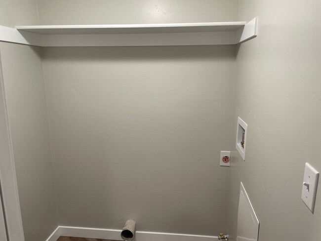 Building Photo - 359 N 400 E