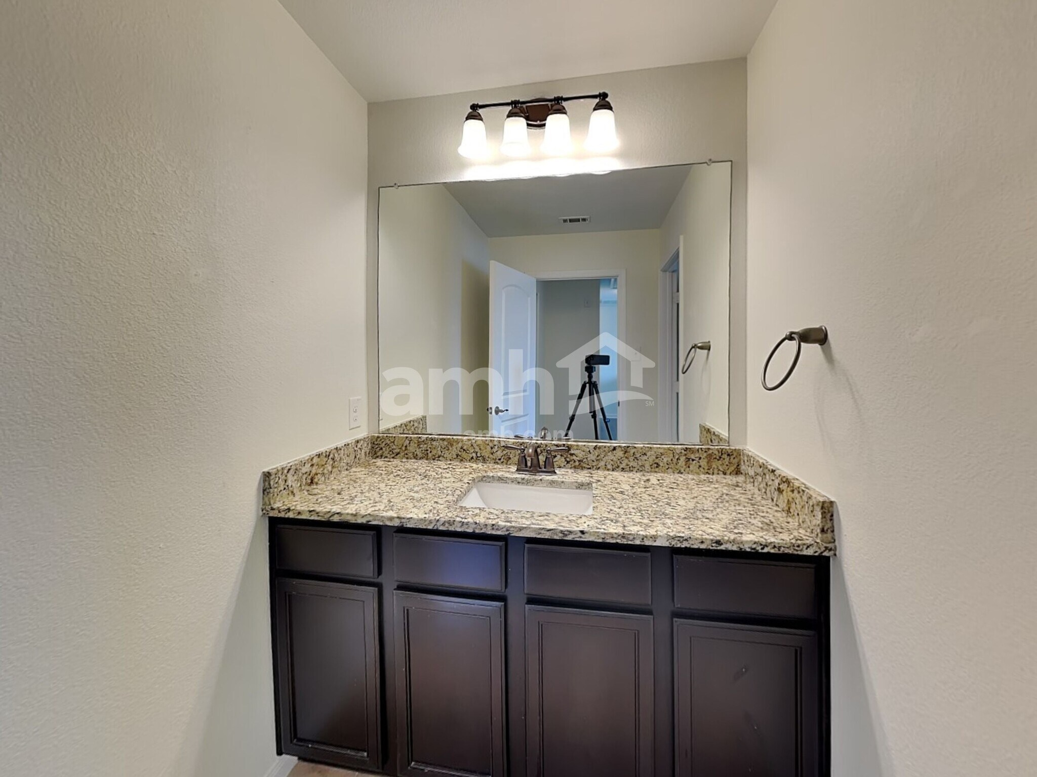Building Photo - 12712 Shoreline Dr