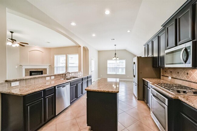 Building Photo - 14711 E Red Bayberry Ct