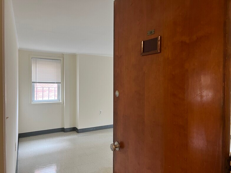 Building Photo - 211 Harrison Ave