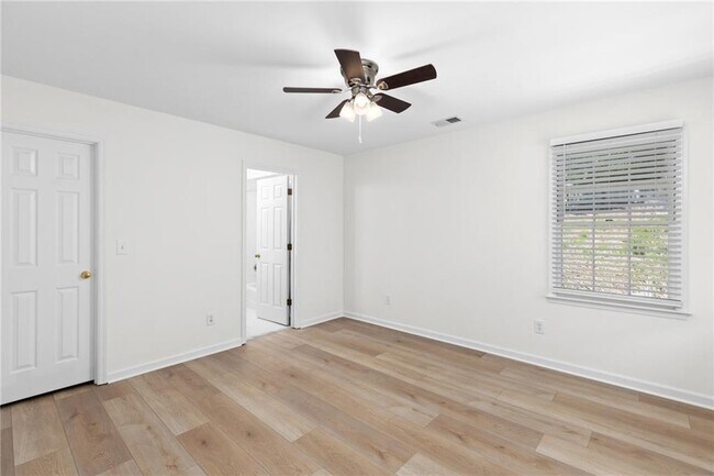 Building Photo - 5941 Wilbanks Dr