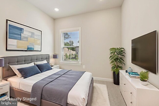 Building Photo - 7355 Mountaineer Dr