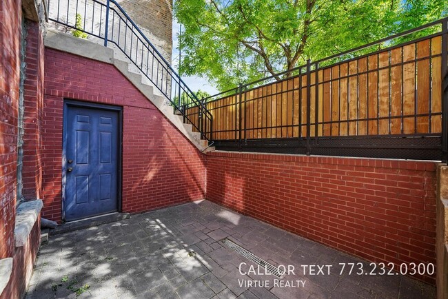 Building Photo - Historic Home in the Heart of Pilsen FOR RENT