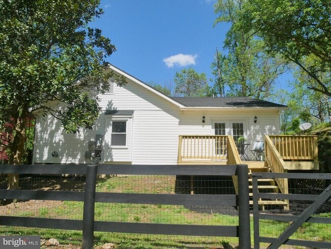 Building Photo - 35600 Sassafras Dr