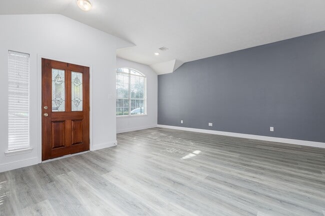 Building Photo - 21565 Duke Alexander Dr