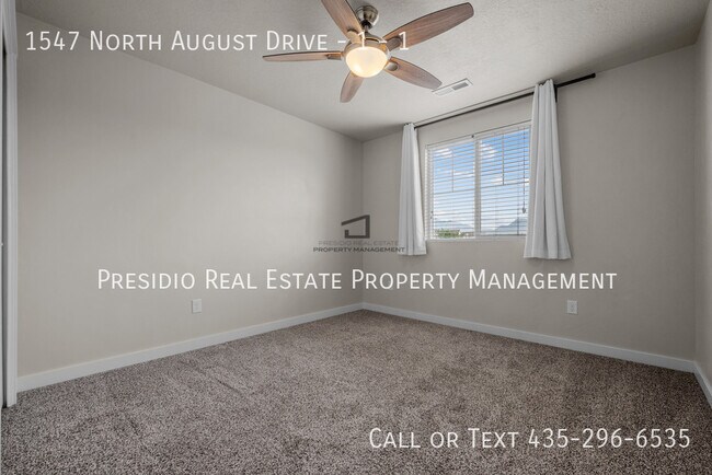 Building Photo - 1547 N August Dr