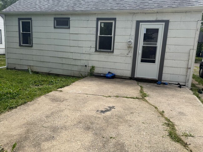 Building Photo - Newly updated 3 bedroom Cape Cod in Dayton