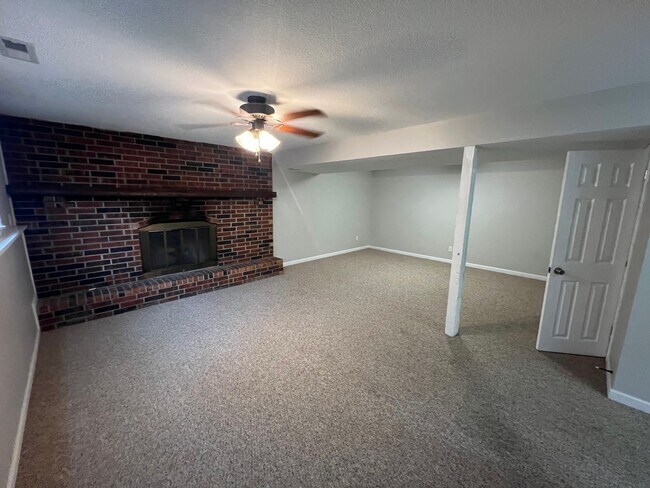 Building Photo - 304 Lawson Dr