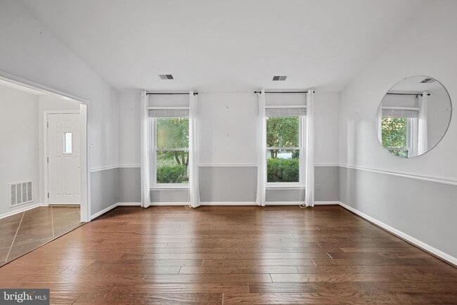 Building Photo - 14551 Lock Dr