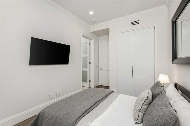 Building Photo - 1756 Clear View Dr