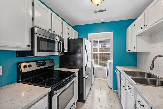 Building Photo - Affordable 2-Bedroom Home for Lease in Fayetteville, AR