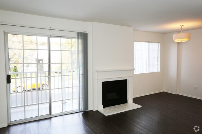 2BR, 2BA-Living Room - Cape Cod Gardens