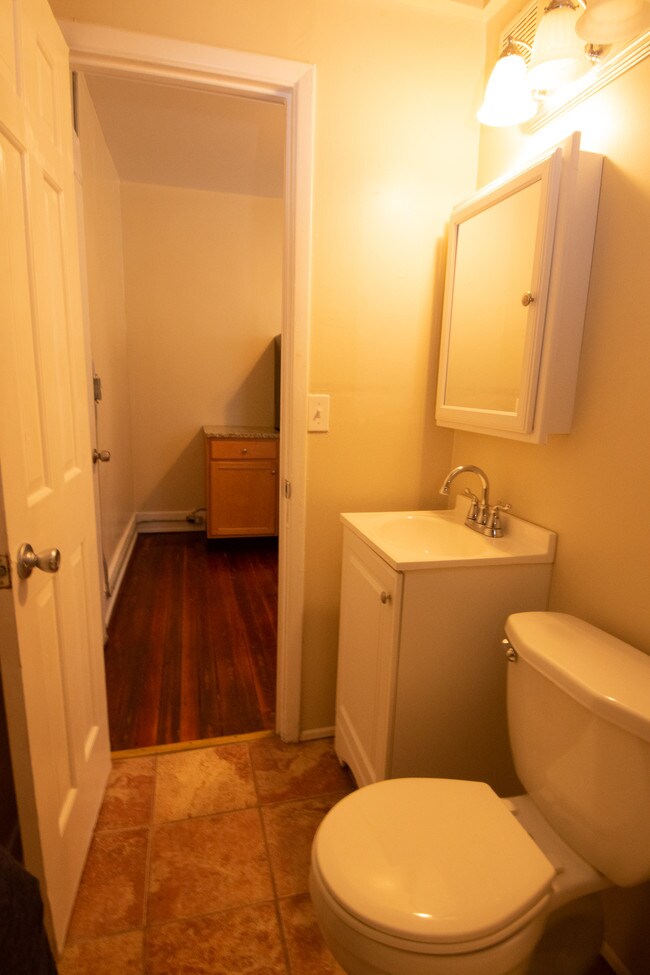 Building Photo - 36 W Court St