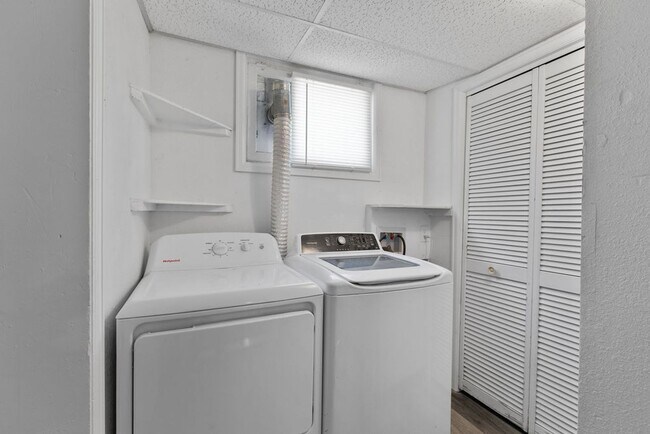 Building Photo - 1615 11th Ave