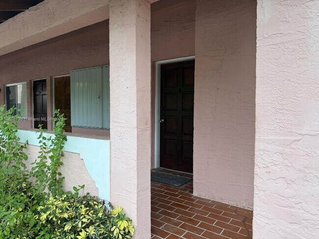 Building Photo - 8039 Lake Dr