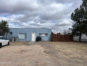 Building Photo - 813 Elmwood Ct